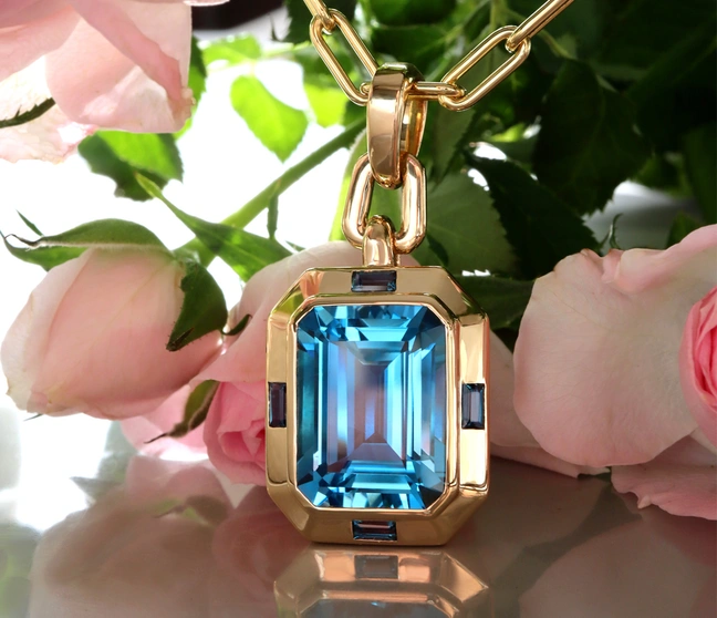 Außergewöhnliches Blautopas Collier "Blue Elegance" - Image 1 Außergewöhnliches Blautopas Collier "Blue Elegance" - Image 1