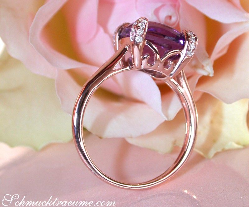 Raffinierter Amethyst-Ring mit Diamanten in Roségold 750, detailreich gestaltet