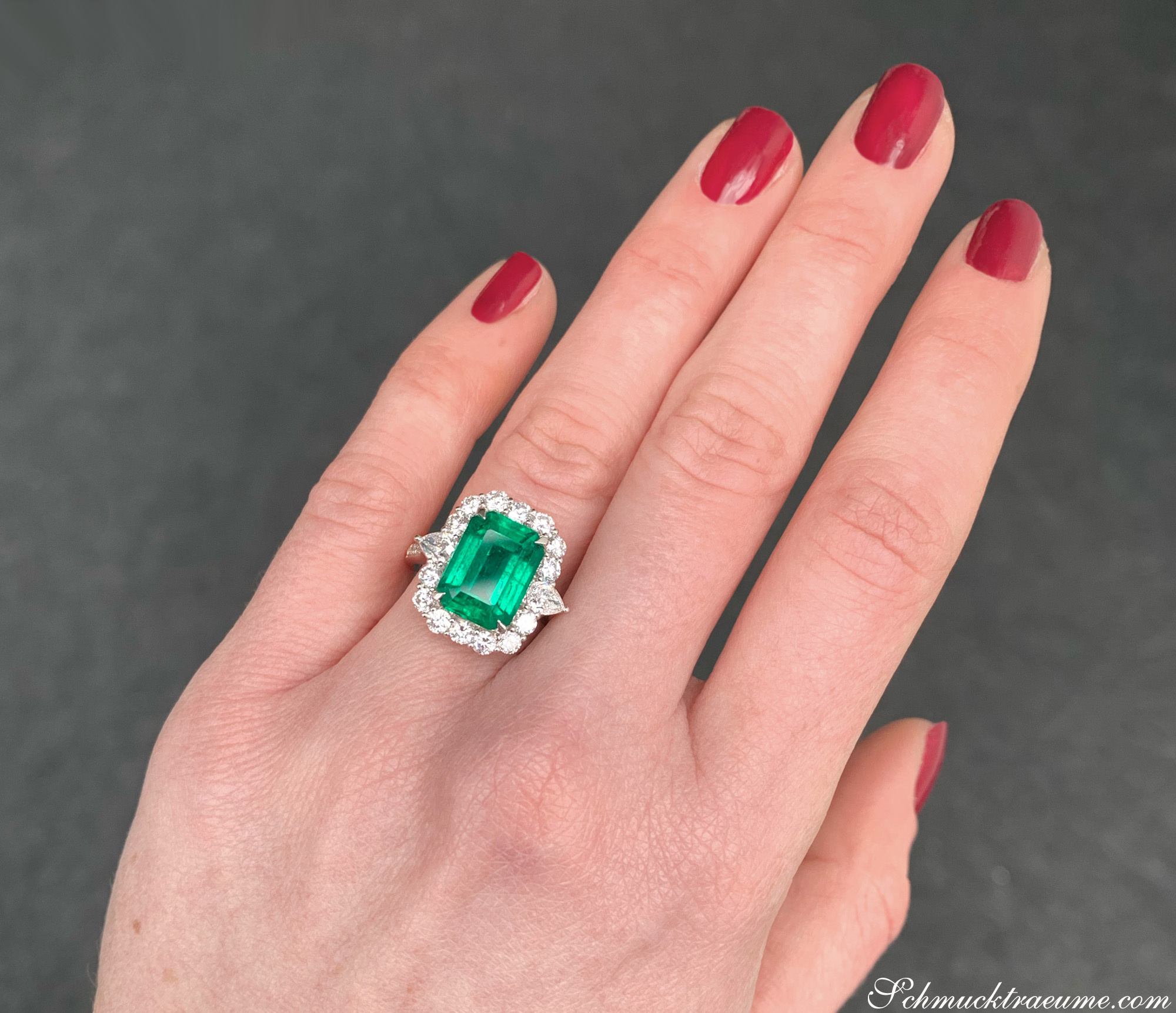 High Jewelry: Einzigartiger kolumbianischer Smaragd Ring  (Muzo Green, Minor Oil) - Image 10