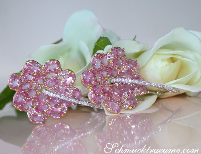 Blumenformige Ohrhänger mit rosa Saphiren, Goldverarbeitung, Detailaufnahme