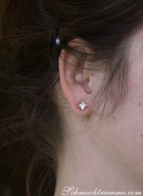 Princess-Diamant-Solitär-Ohrstecker aus Weißgold 750, Detailaufnahme