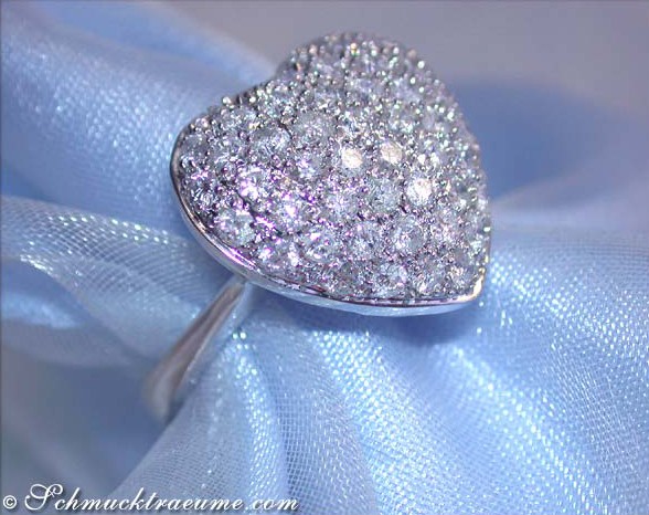 Herzform-Diamantring aus Weißgold 585, detailreich, funkelnd, elegant