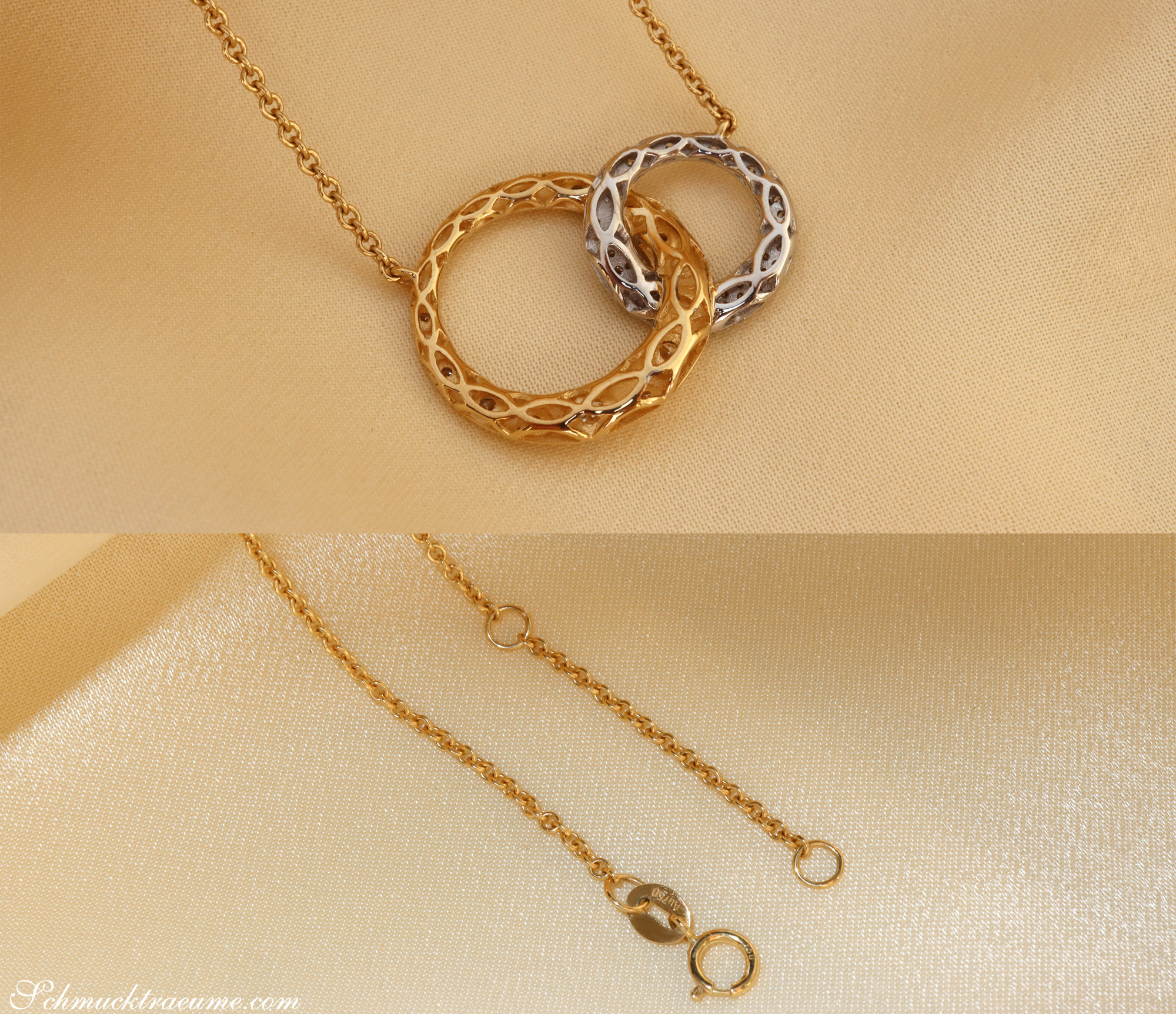 Goldene Halskette mit zwei ineinander verschlungenen Ringen, Detailaufnahme der Verbindung