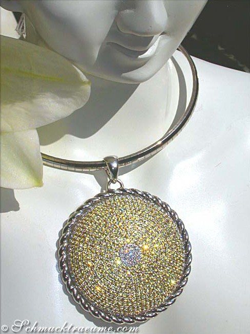 Opulenter Anhänger mit gelben Saphiren (Ø 4 cm) - Image 4