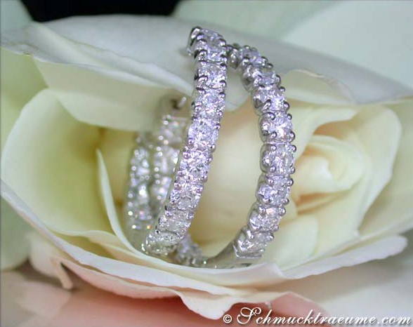 Klassische Creolen mit 3,40 ct. Diamanten in Weißgold