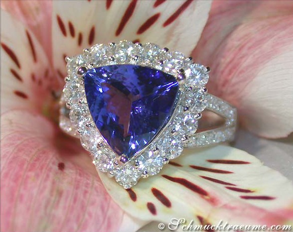 Erstklassiger Tansanit Ring mit Brillanten - Image 3
