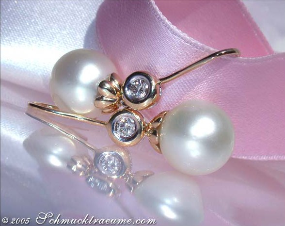 Bezaubernde Südseeperlen-Ohrhänger in Gelbgold 585 mit Brillanten