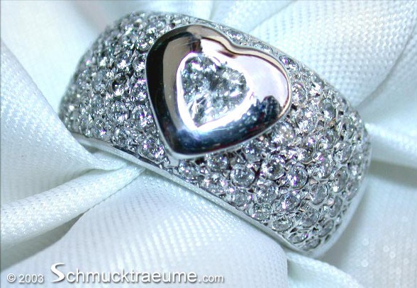 Stattlicher Diamant Herz Solitär Ring in Weißgold 750 mit 1.700 Karat TW VS