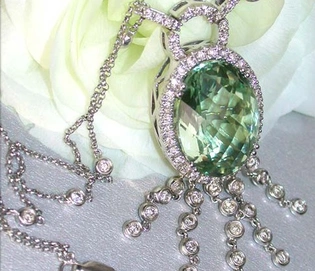 Prachtvolles Prasiolith-Collier mit Brillanten, Art-Déco-Stil, weißgold 750