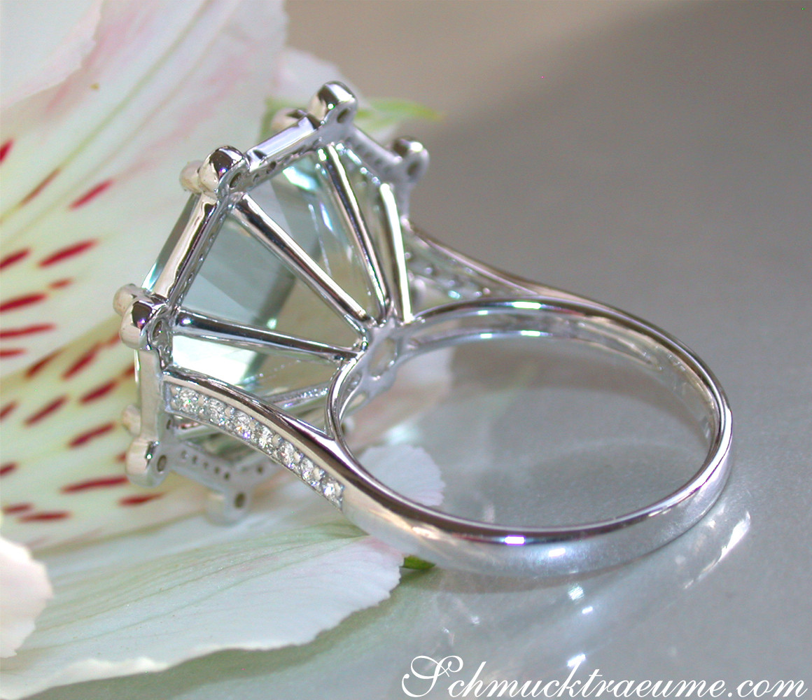 Opulenter Prasiolith-Ring mit Brillanten in Weißgold 750, Detailaufnahme, elegantes Design