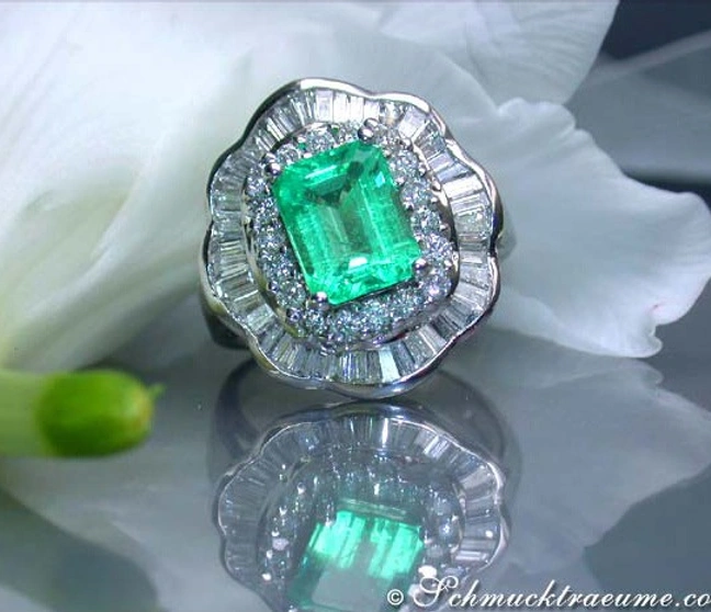 Prachtvoller Smaragd Ring mit Brillanten - Image 1 Prachtvoller Smaragd Ring mit Brillanten - Image 1