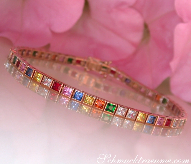 Prinzessenschliff Armband mit Multicolor Saphiren und Rubinen Prinzessenschliff Armband mit Multicolor Saphiren und Rubinen