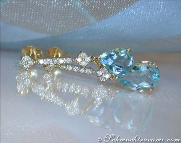 Grazile Aquamarin Tropfen Ohrringe mit Diamanten, Gelbgold 585, Detailaufnahme