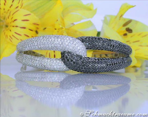 Schwarze Diamanten-Armreif mit 11.540 Karat in Weißgold 750