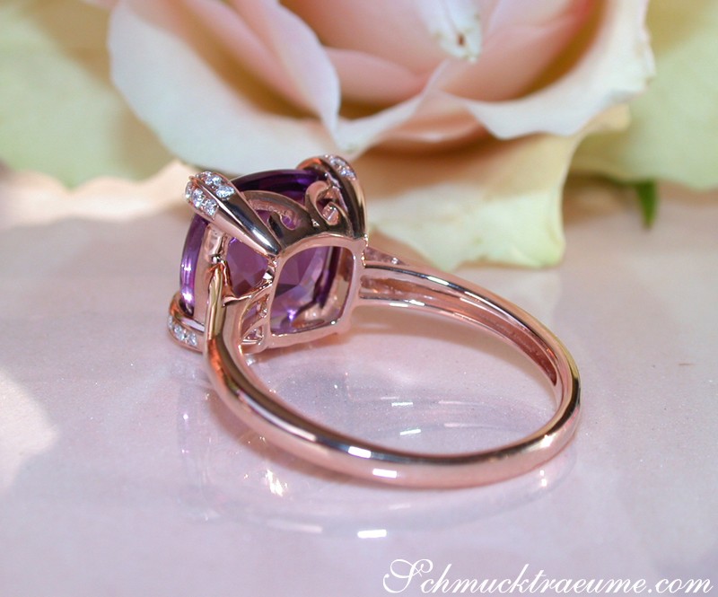 Raffinierter Amethyst-Ring mit Diamanten auf Roségoldbasis, Detailaufnahme