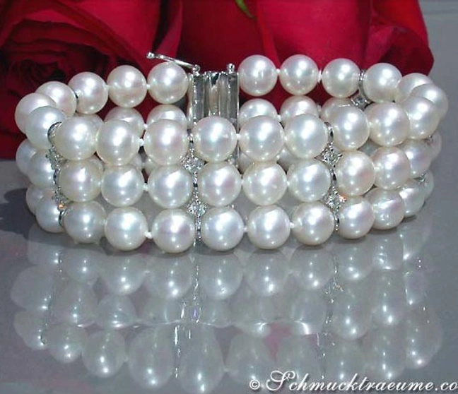 Weißgold-Armband mit Perlen und Brillanten, detaillierte Ansicht, hochwertige Verarbeitung Weißgold-Armband mit Perlen und Brillanten, detaillierte Ansicht, hochwertige Verarbeitung