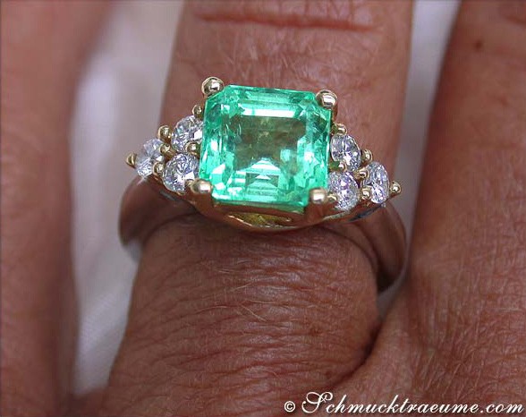 Exquisiter Smaragd Ring mit Brillanten - Image 5