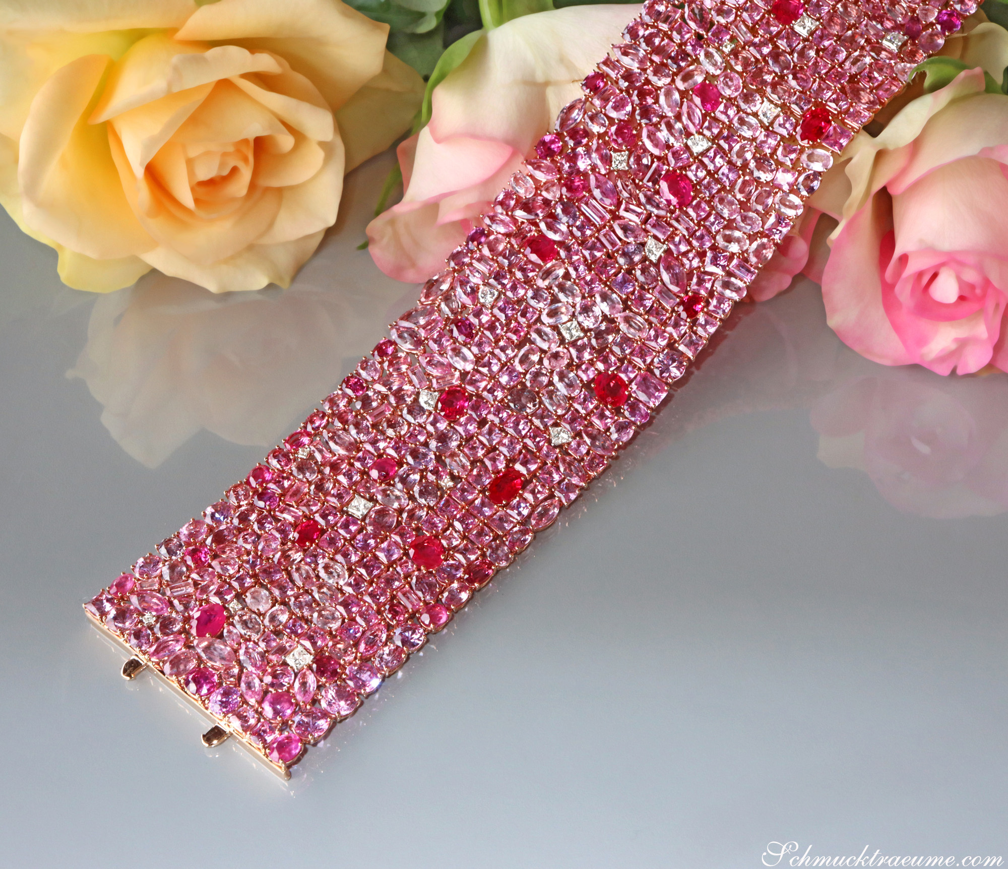 Armband aus Roségold mit 485 rosa Saphiren, Detailaufnahme