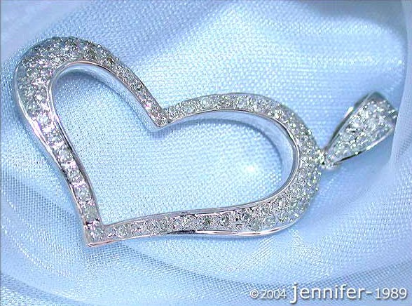 Bezaubernder Herz Anhänger mit Diamanten in Weißgold - Image 4