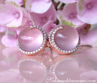 Rosenquarz-Ohrstecker mit Brillanten in Roségold 750