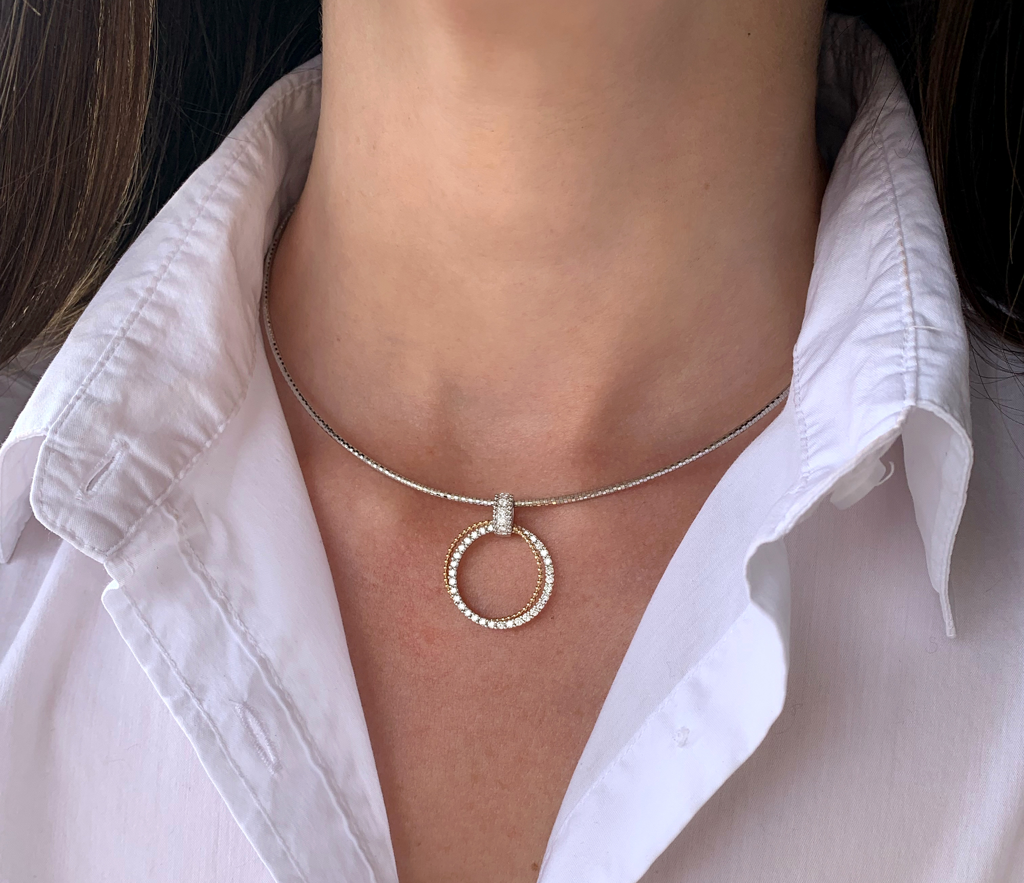 Zeitlos klassischer Brillanten Kreis Anhänger in Gelb- & Weißgold 585 - Image 5