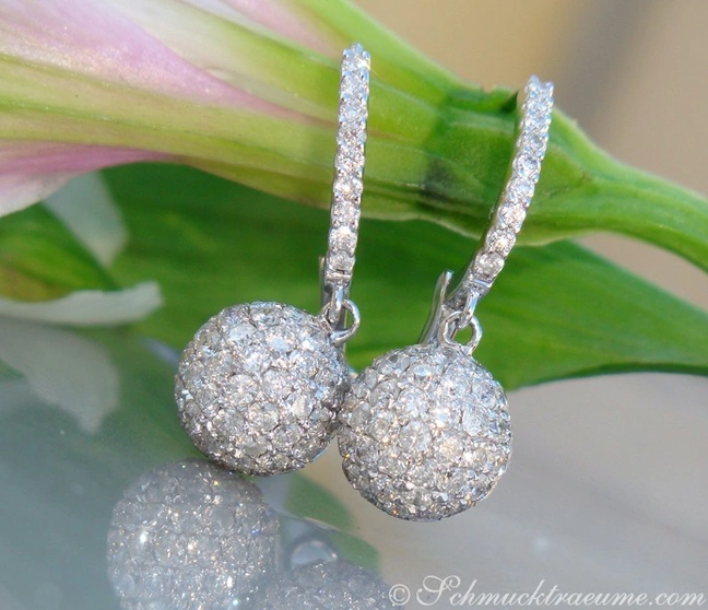 Edle Diamant Pavé Kugel Ohrringe - Image 1 Edle Diamant Pavé Kugel Ohrringe - Image 1