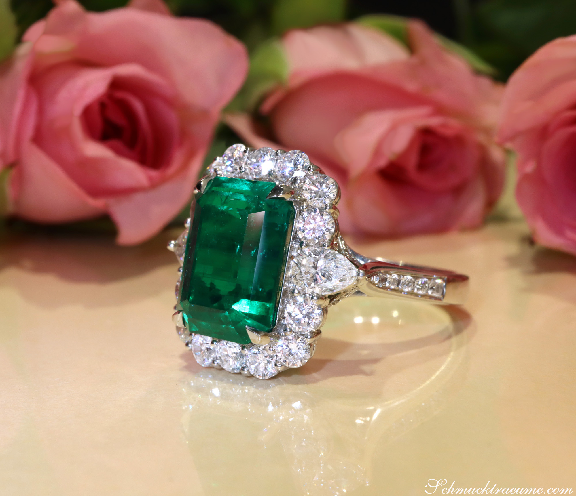 High Jewelry: Einzigartiger kolumbianischer Smaragd Ring  (Muzo Green, Minor Oil) - Image 3