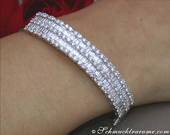 Armband aus Weißgold 750 mit 183 Diamanten im Brillant- & Baguetteschliff
