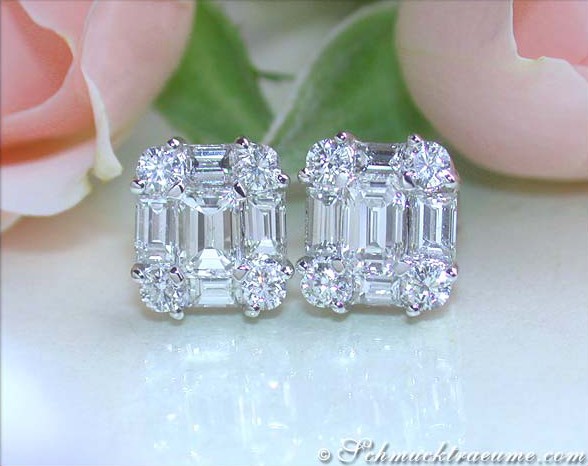 Ohrstecker aus Weißgold mit Baguette-Diamanten, Detailaufnahme