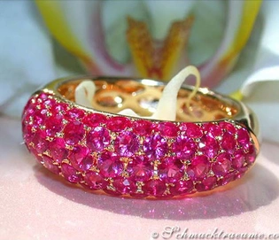 Rubin-Pavé-Ring in Gelbgold 585, detailreich, elegant, farbenfroh.