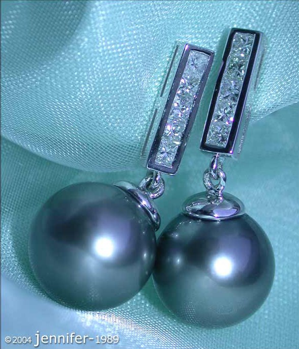 Weißgold 750 Tahitiperlen-Ohrstecker mit Diamanten, Detailansicht