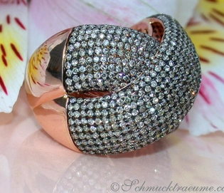 Stattlicher Ring aus Roségold 585 mit 2.740 naturbraunen Brillanten