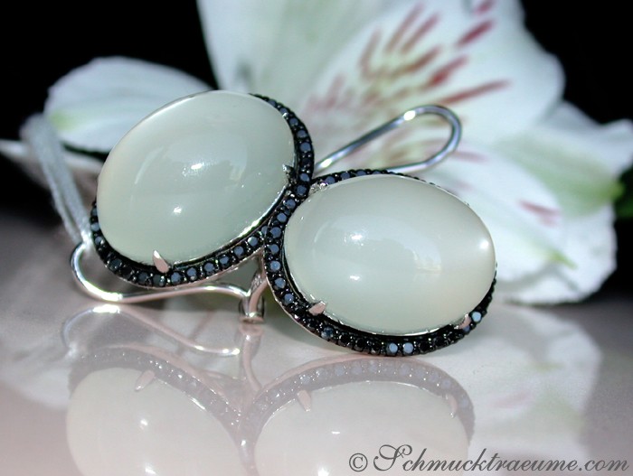 Extravagante Mondstein Ohrstecker mit schwarzen Diamanten - Image 3