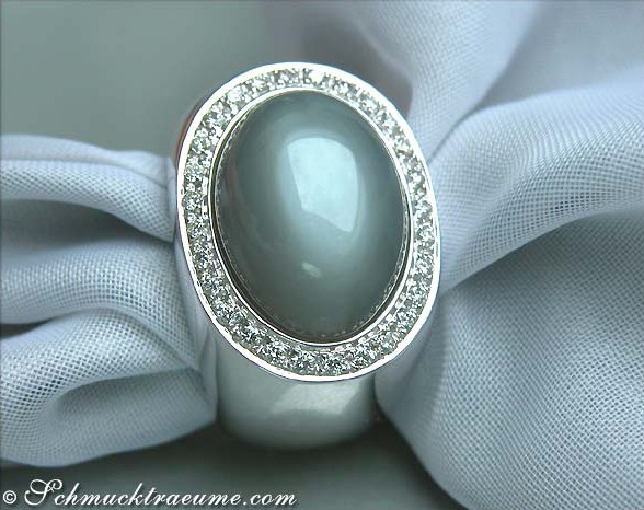 Schwerer Mondstein Ring mit Brillanten - Image 2