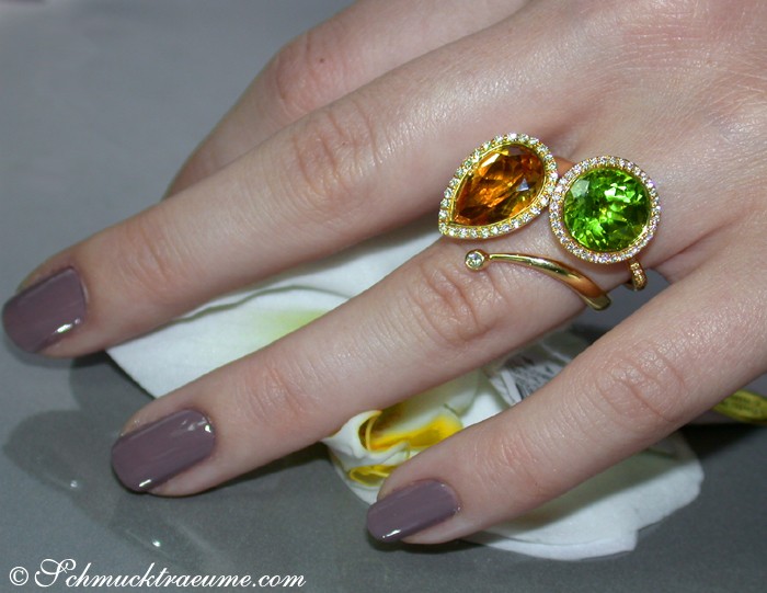 Citrin-Ring mit Brillanten in Gelbgold 750, Detailaufnahme, eleganter Fingeransatz