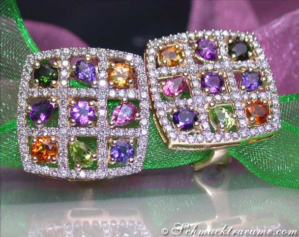 Goldene Ohrstecker mit farbenfrohen Edelsteinen und Brillanten