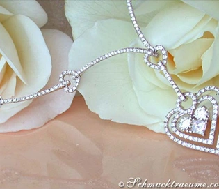 Herz-Collier mit Princess-Diamanten in Weißgold 750