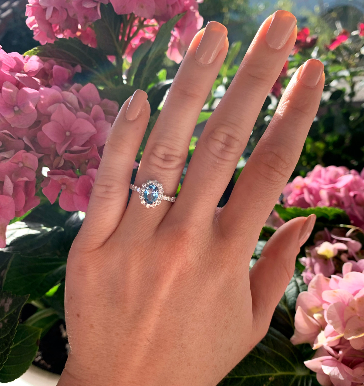 Zeitlos eleganter Aquamarin Ring mit Brillanten - Image 6