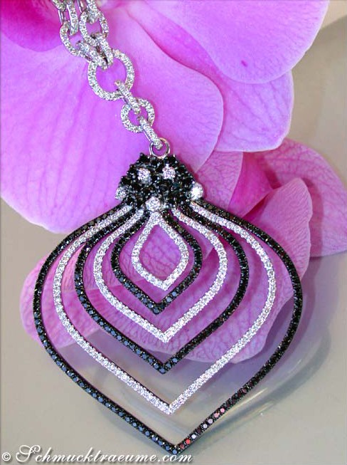 Nobles Collier mit schwarzen Diamanten und weißen Brillanten - Image 5