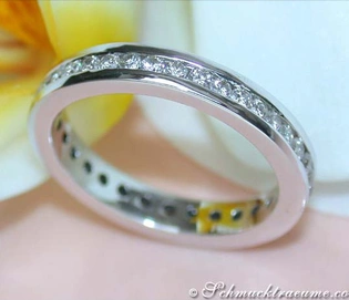 Weißgold 750 Memoire Ring mit 1.150 Brillanten G VS