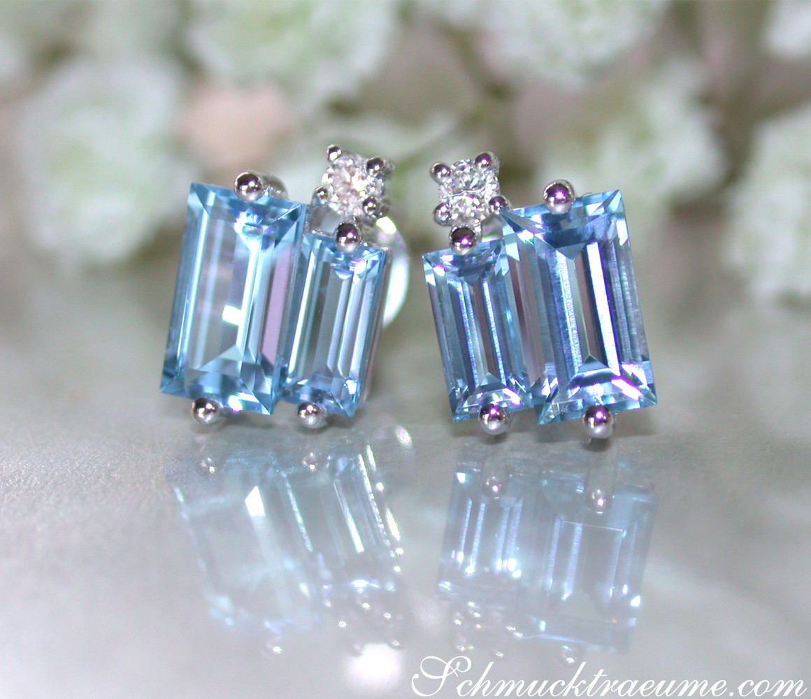 Blautopas Baguette Ohrstecker mit Diamanten, Detailaufnahme