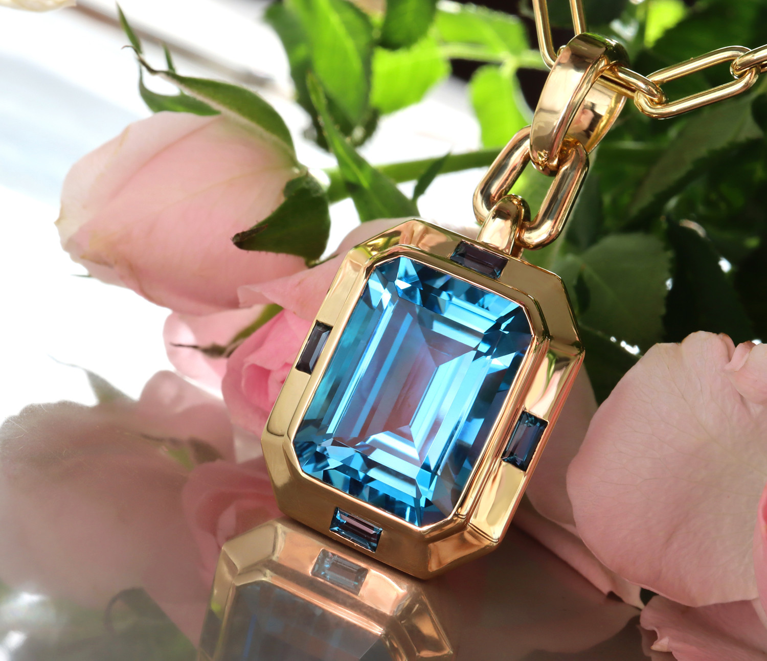 Außergewöhnliches Blautopas Collier "Blue Elegance" - Image 5