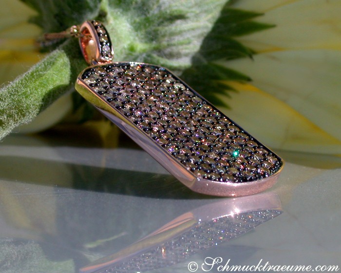 Dog-Tag-Anhänger aus Roségold mit naturbraunen Brillanten