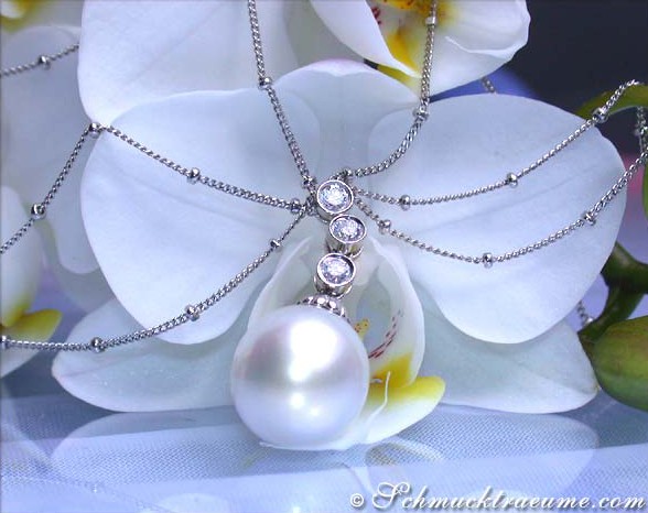 Traumhaftes Südseeperle Collier mit Brillanten - Image 3