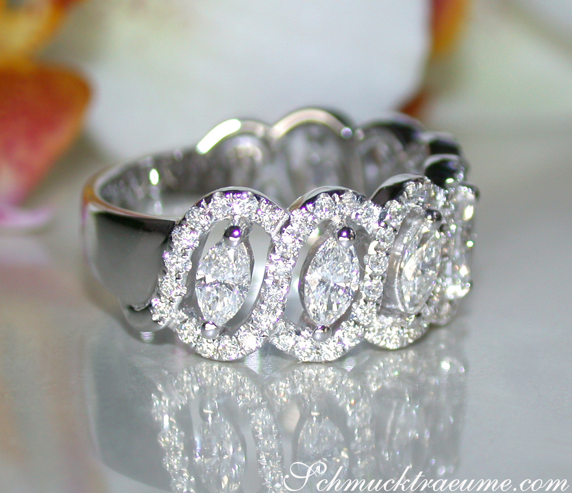 Marquise Diamant-Ring mit Brillanten in Weißgold, Detailaufnahme