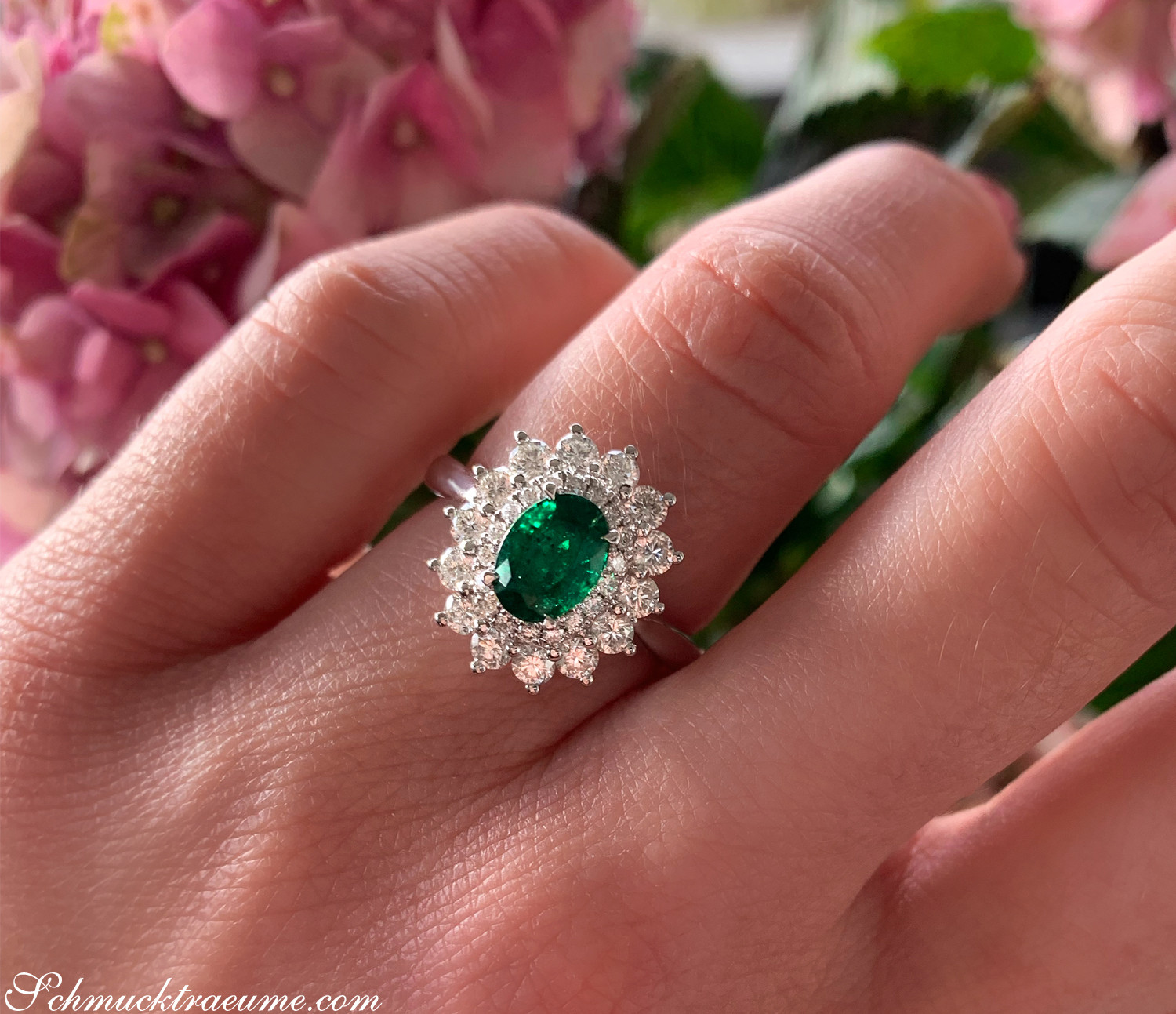 Prachtvoller Smaragd Ring "Entourage" - Image 2